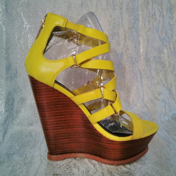 BEBE 6 LEMON YELLOW LEATHER STRAPPY WEDGE HEELS w/ BOX citrine platform - Picture 6 of 10